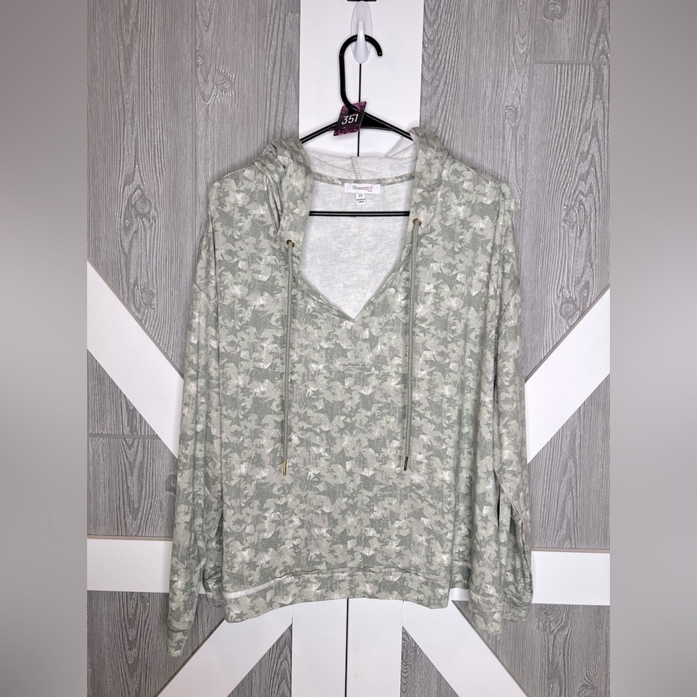 351. Skinnygirl Sammi Pullover Hoodie Sweatshirt Silver Sage Star 2X